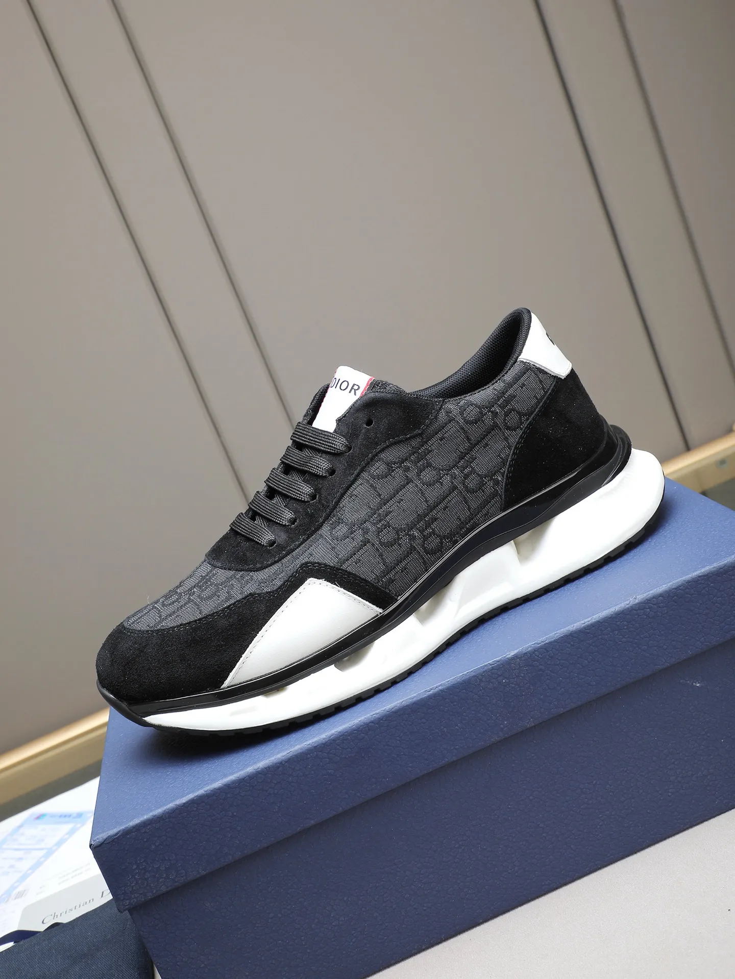 PP460 New Dior🆕The latest men's casual sports shoes, the upper is made of imported cowhide➕Dior's special material! Breathable sheepskin. The TPU blade base is lightweight and wear-resistant! Size:38-44 (45 customized)